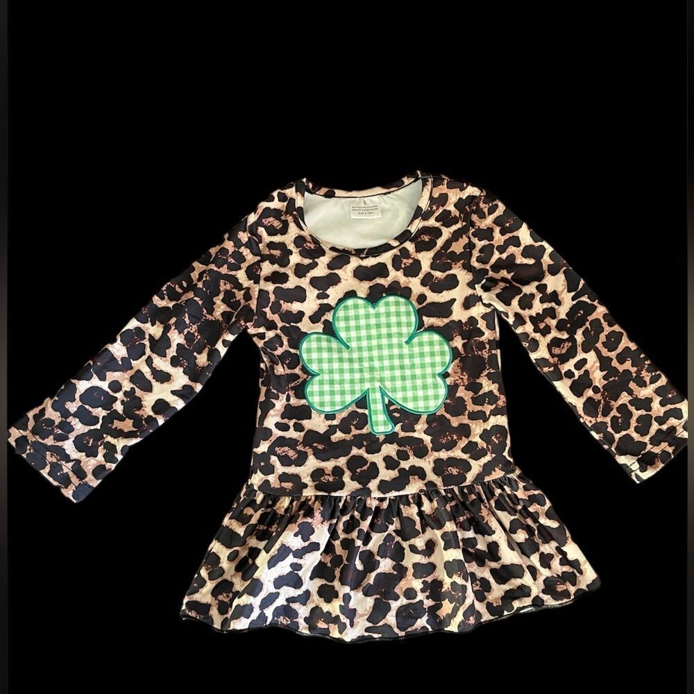 GIRLS LONG SLEEVE TUNIC CHEETAH FOUR LEAF CLOVER SIZE SMALL LIKE NEW - Picture 2 of 4